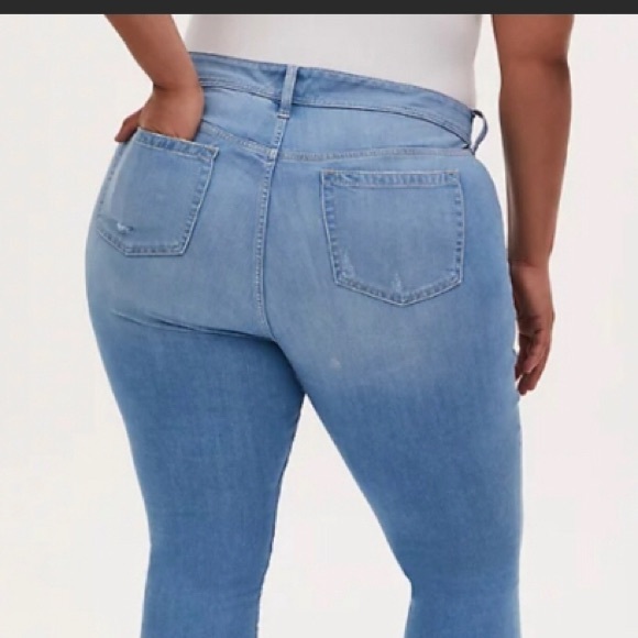 Torrid Feel the Fit Mid-Rise Flare Plus Size 28S - Picture 1 of 9